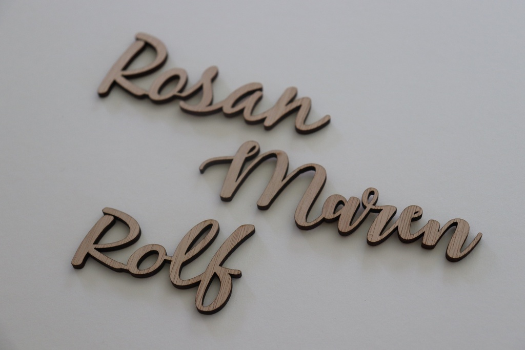 Naamkaartje - uit hout gesneden naam