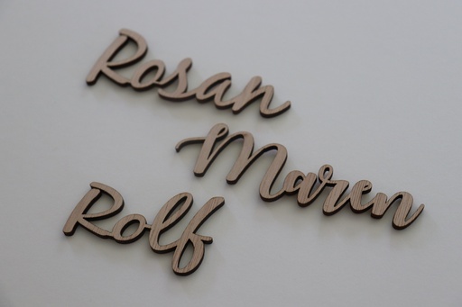 Naamkaartje - uit hout gesneden naam