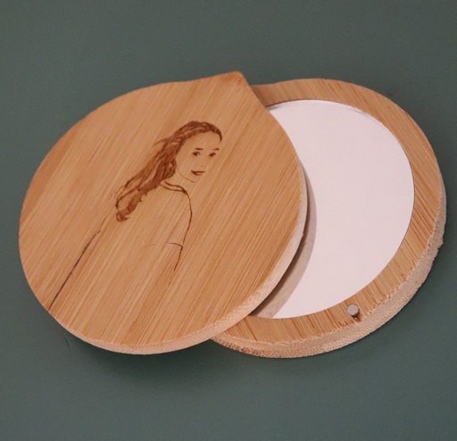 Zakspiegeltje bamboe met gravure
