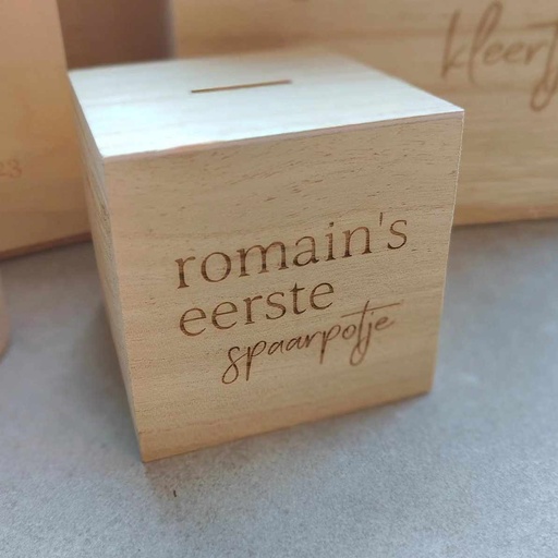 Houten spaarpot met gravure